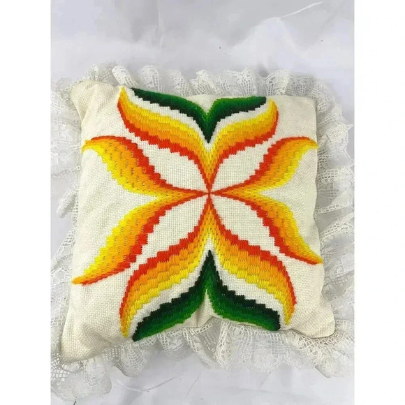 VTG Abstract Floral Ruffles Stitch Pillow 1980's Embroidery Granny-core 15"x15" - Picture 1 of 8